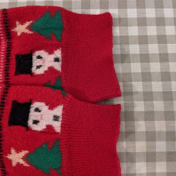 Christmas Sweater - Picture 4 of 5